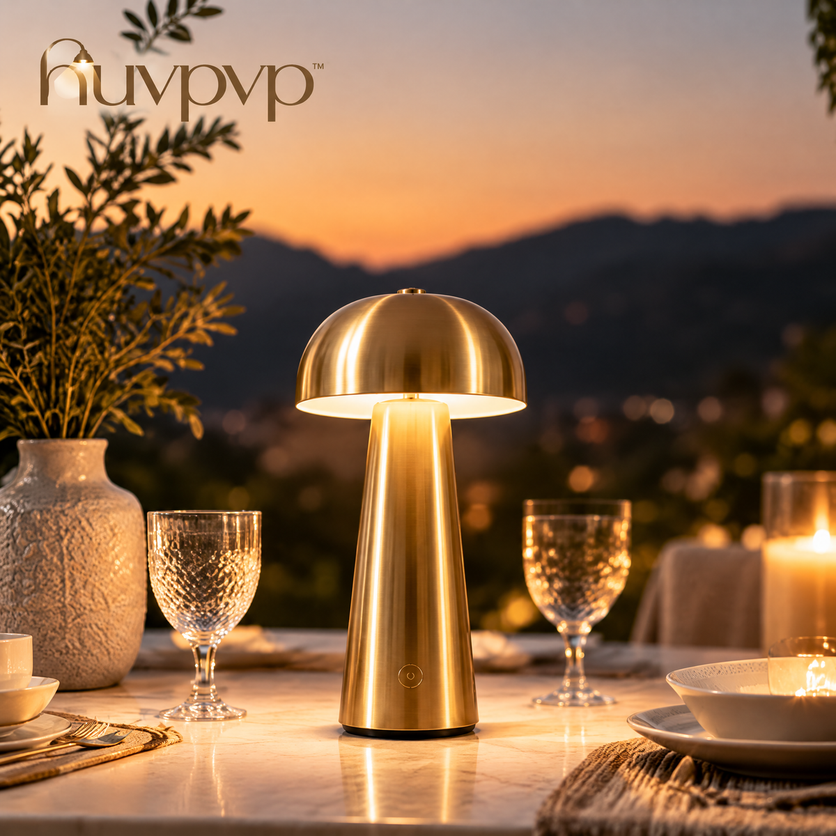 nuvpvp™ Nomad Cordless Table Lamp